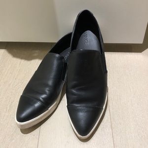 VINCE Paeyre Pointy Toe Slip-On Leather Sneaker